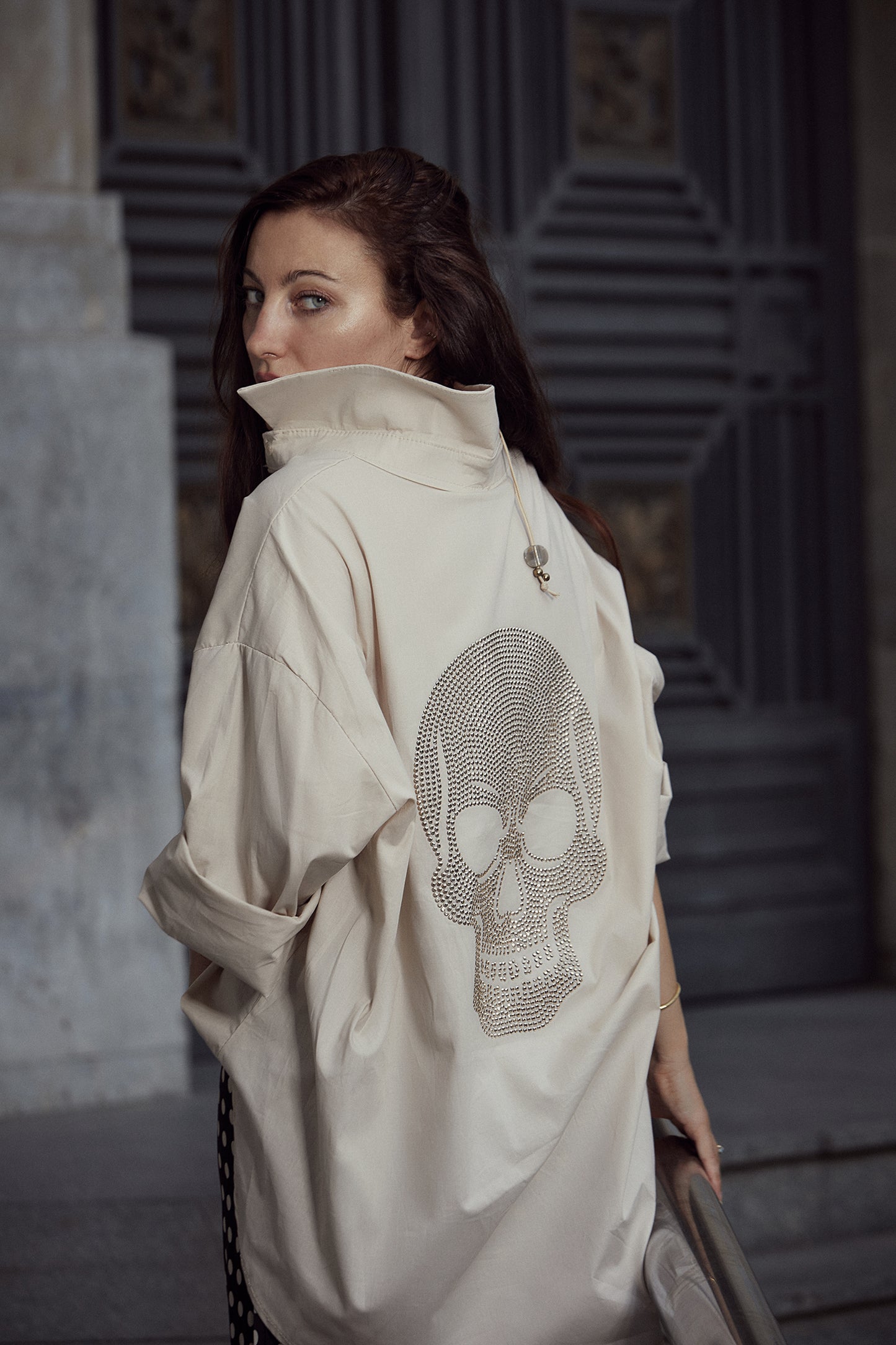 Beige skull shirt