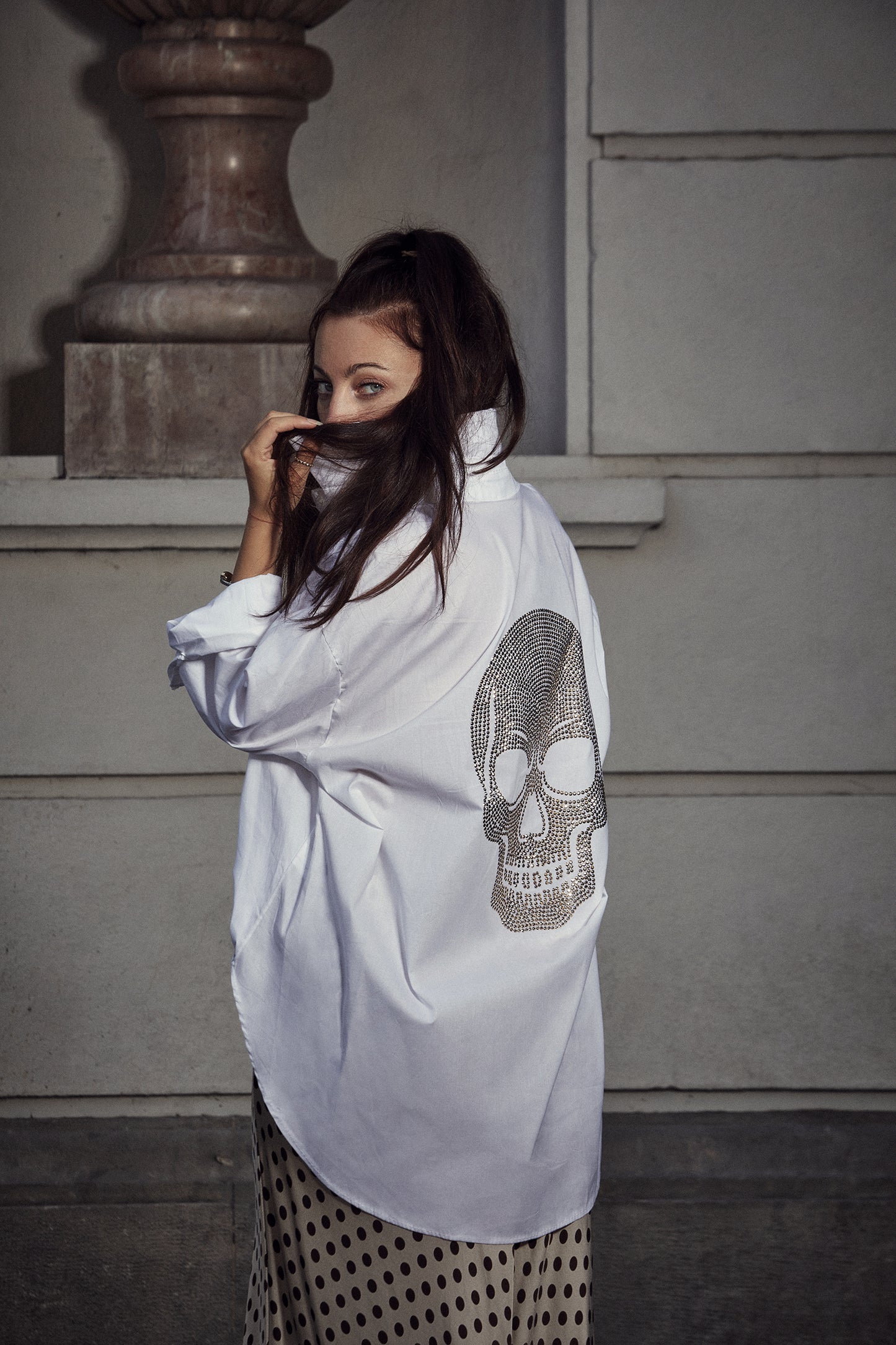 White skull shirt