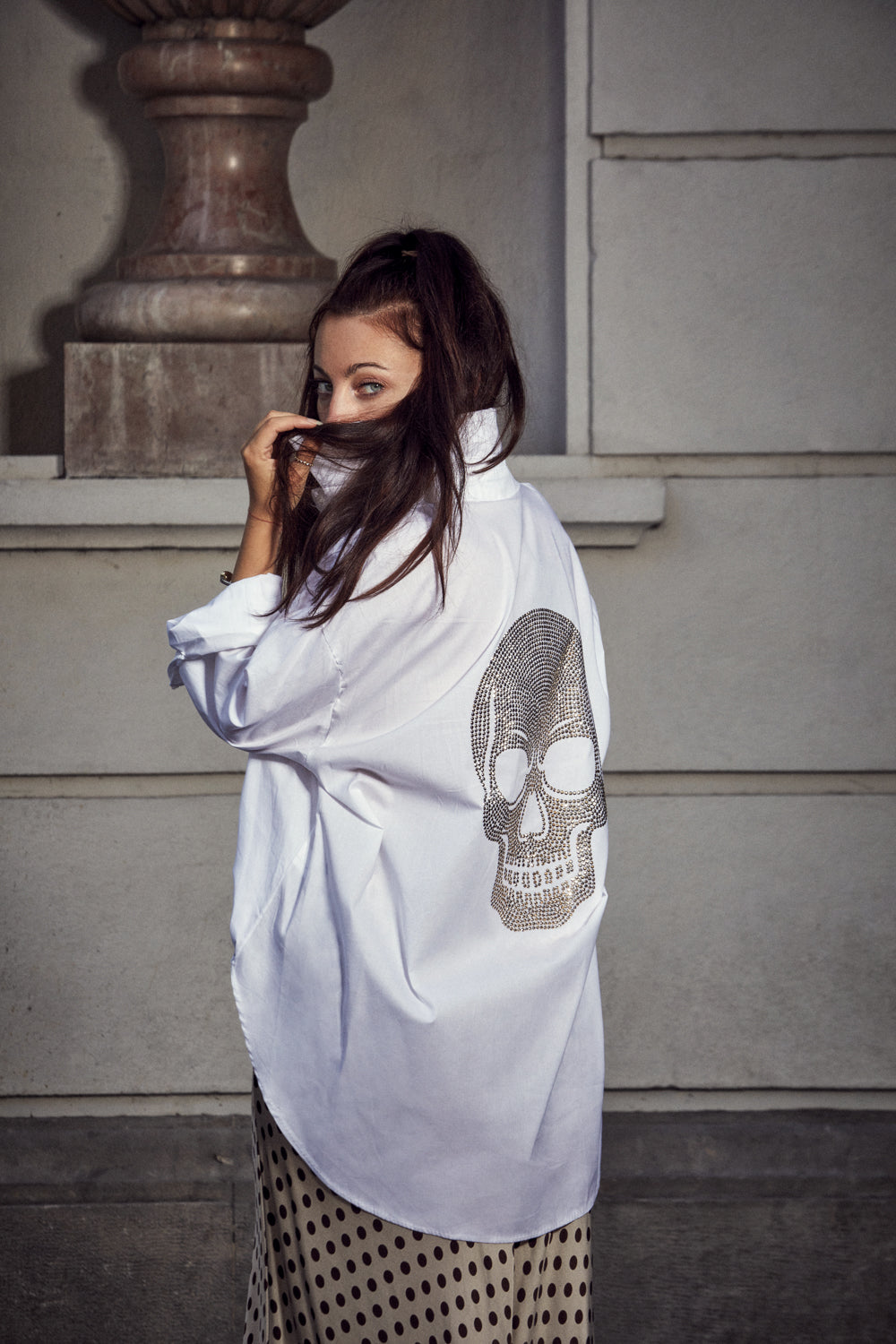 Camisa con calavera color negra