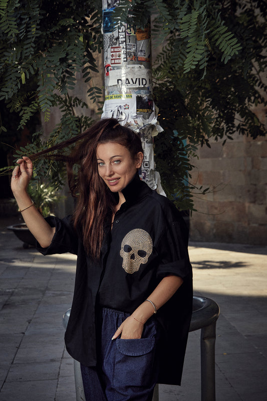 Black skull shirt