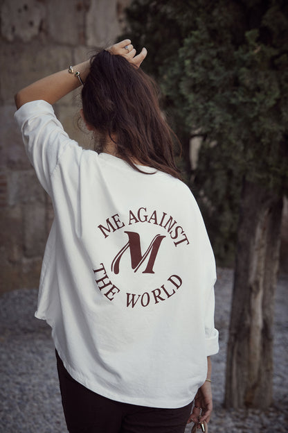 White long-sleeved T-shirt