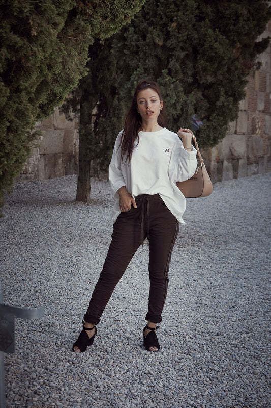 White long-sleeved T-shirt