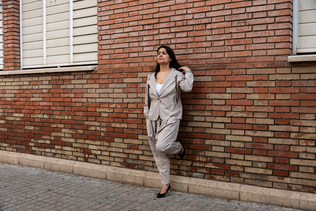 Conjunto pantalón baggy y chaqueta con capucha