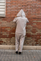 Conjunto pantalón baggy y chaqueta con capucha