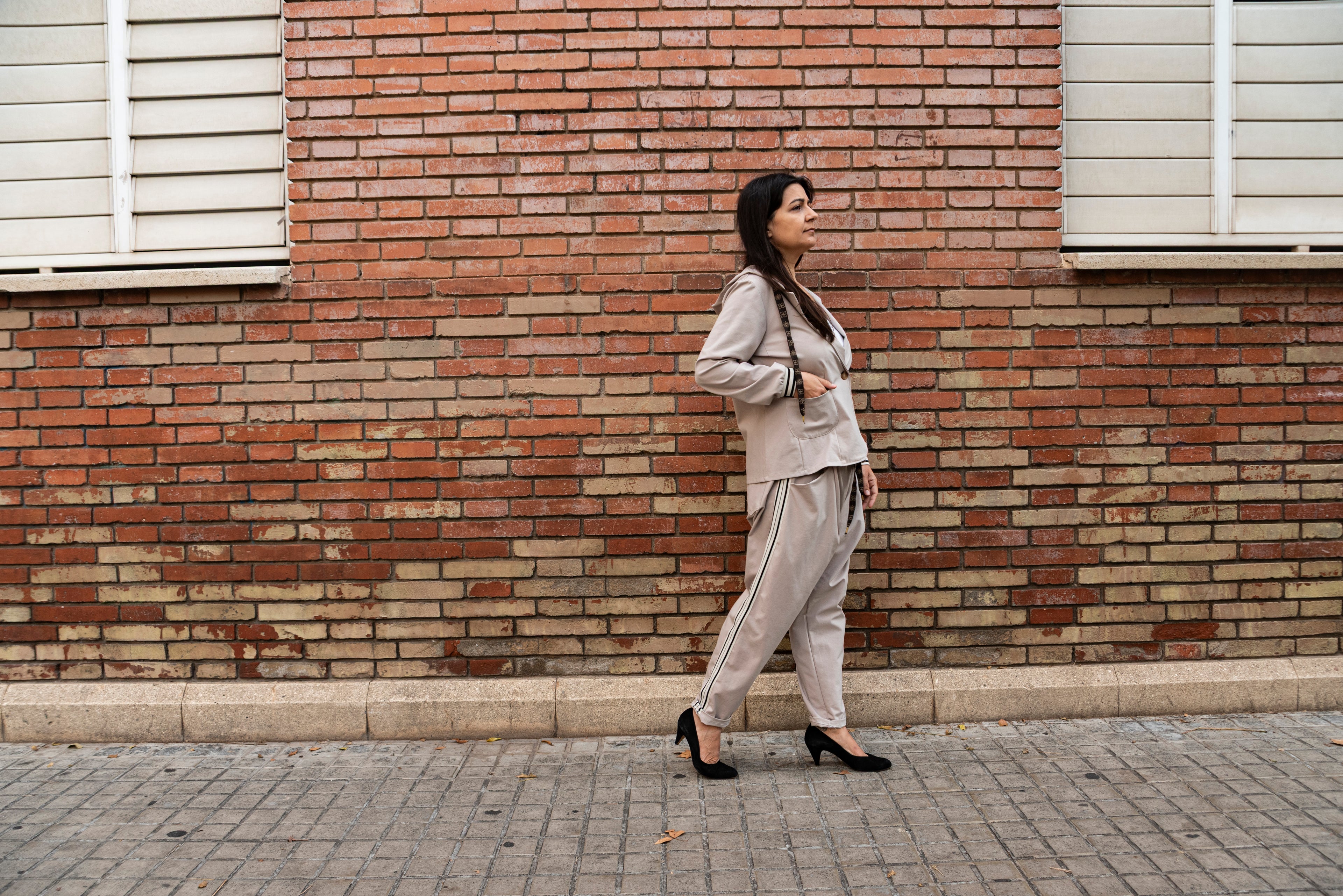 Conjunto pantalón baggy y chaqueta con capucha