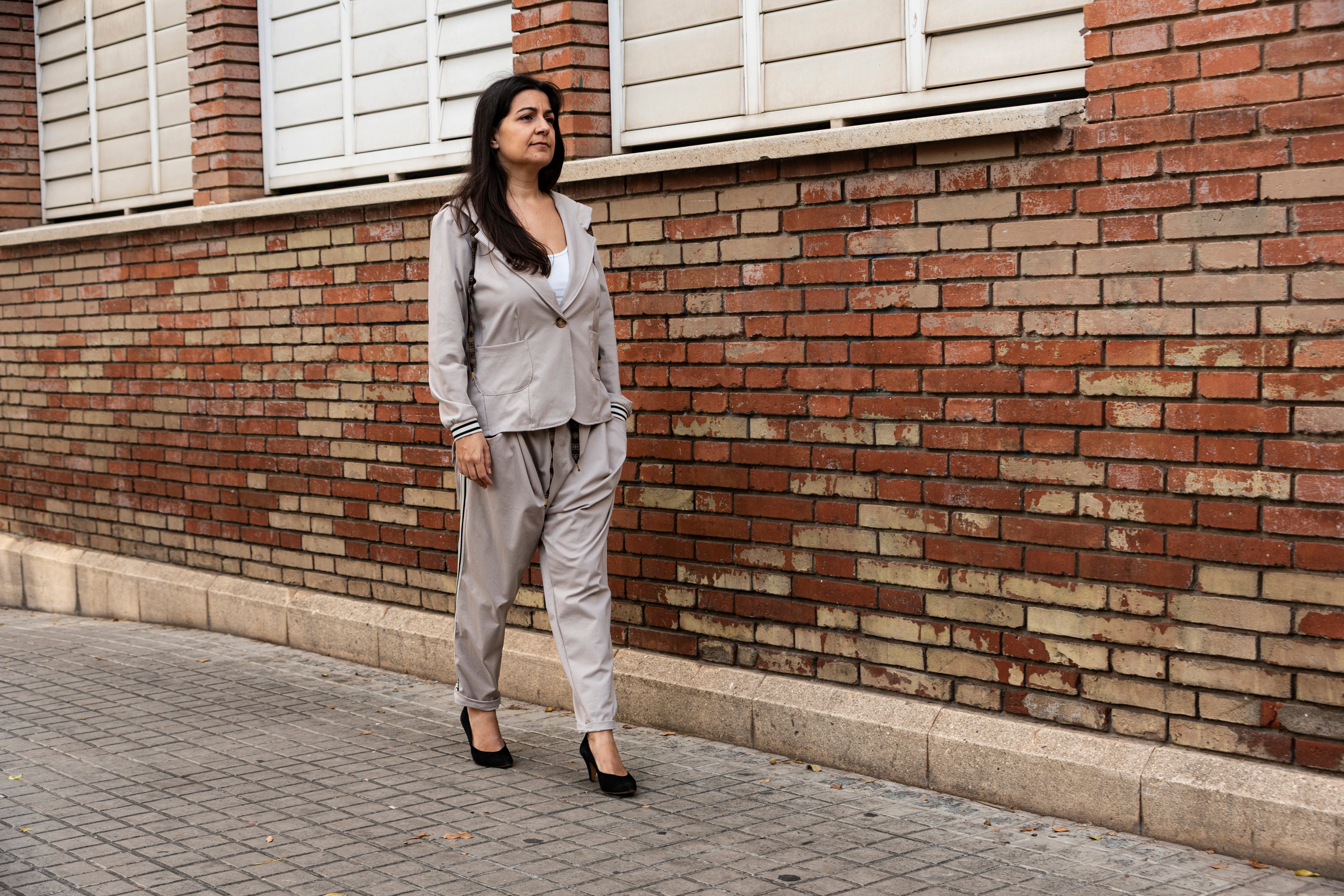 Conjunto pantalón baggy y chaqueta con capucha