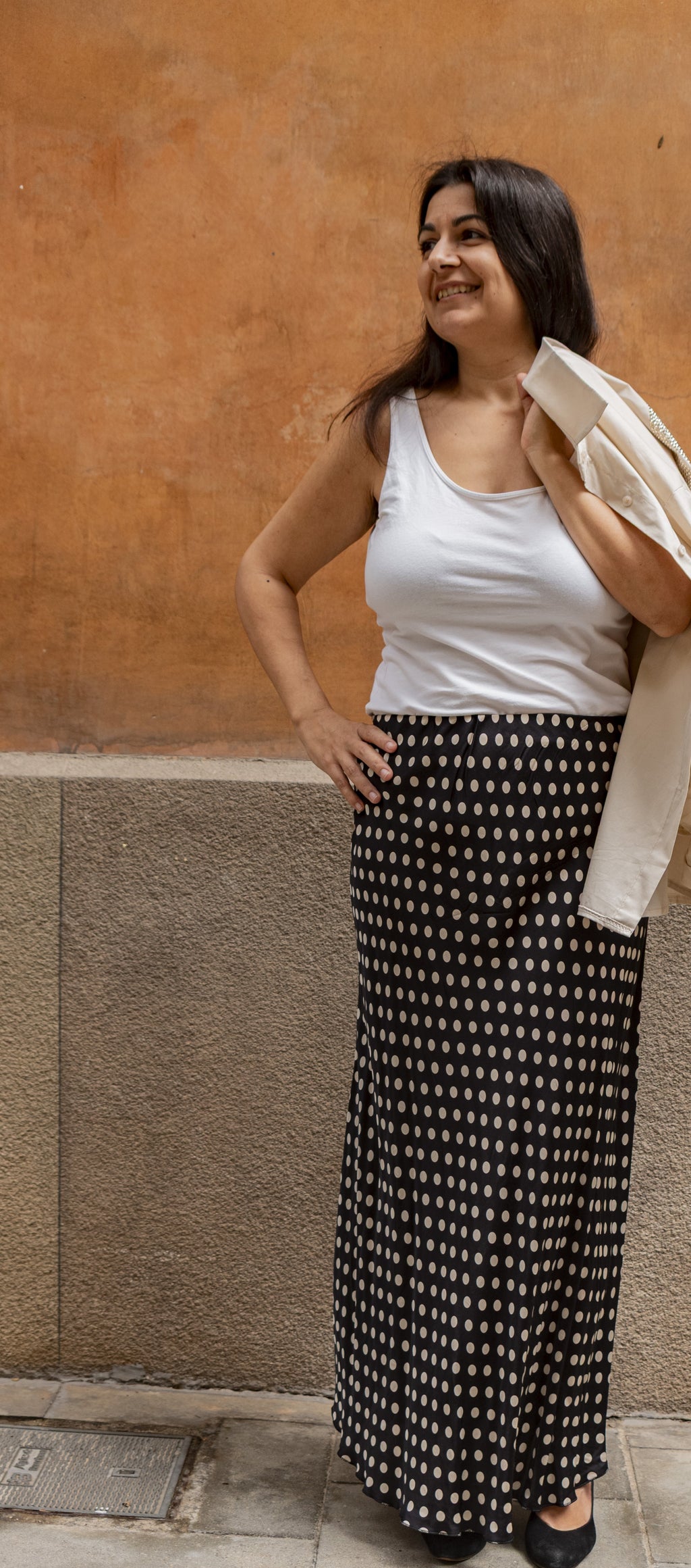 Falda midi topos color negro