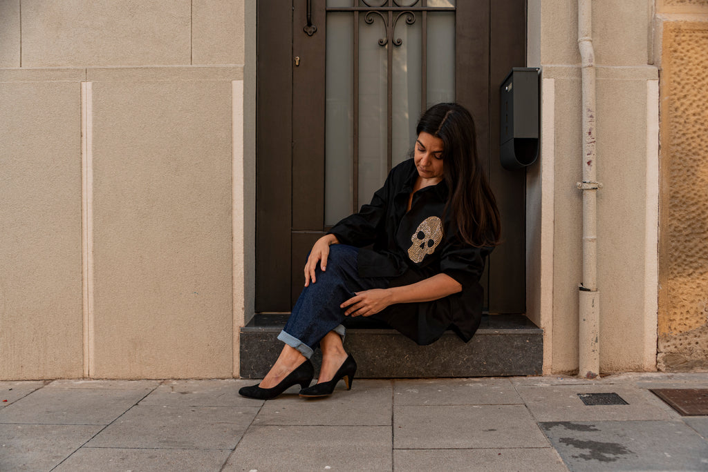 Camisa con calavera color negra