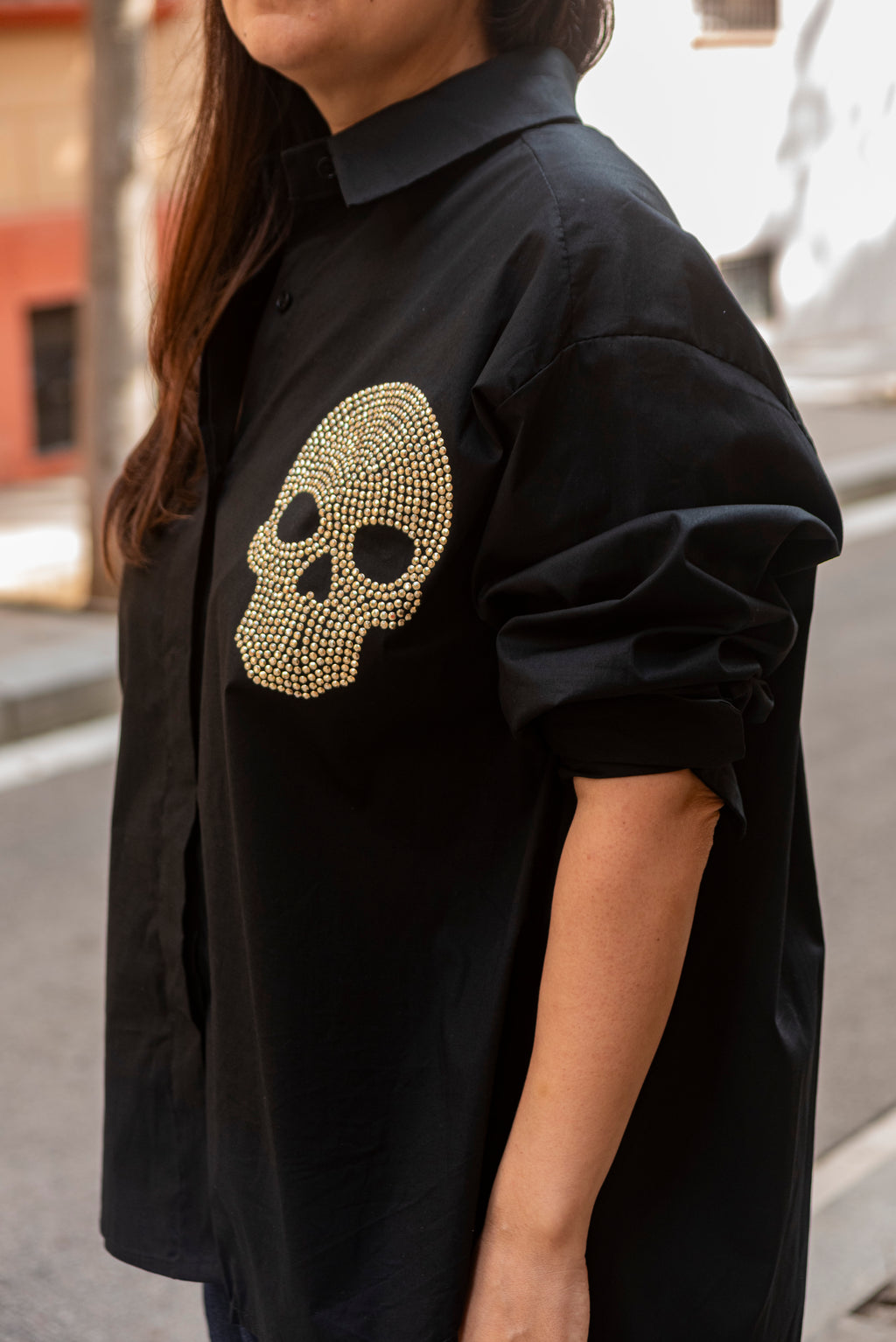 Camisa con calavera color beige