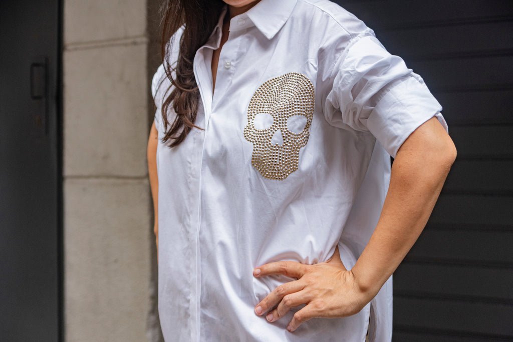 Camisa con calavera color negra