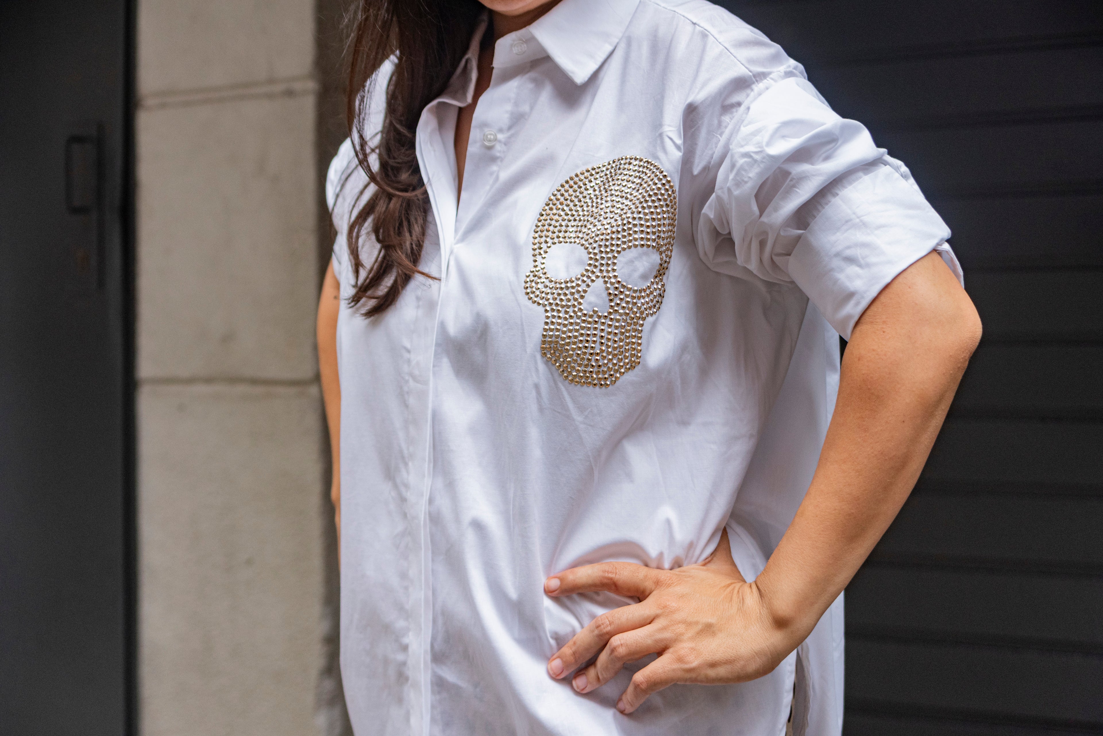 Camisa con calavera color negra
