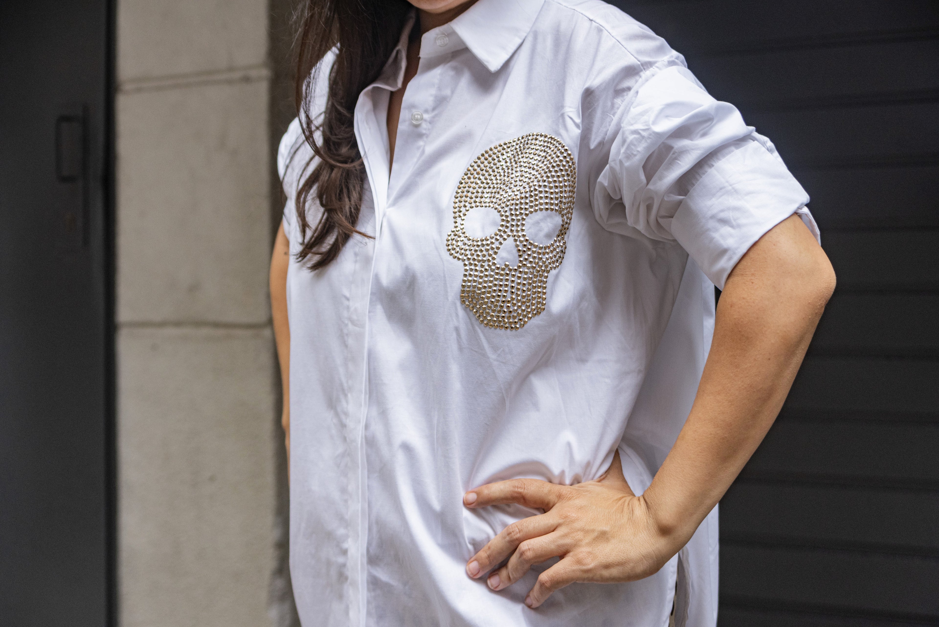 Camisa con calavera color blanco