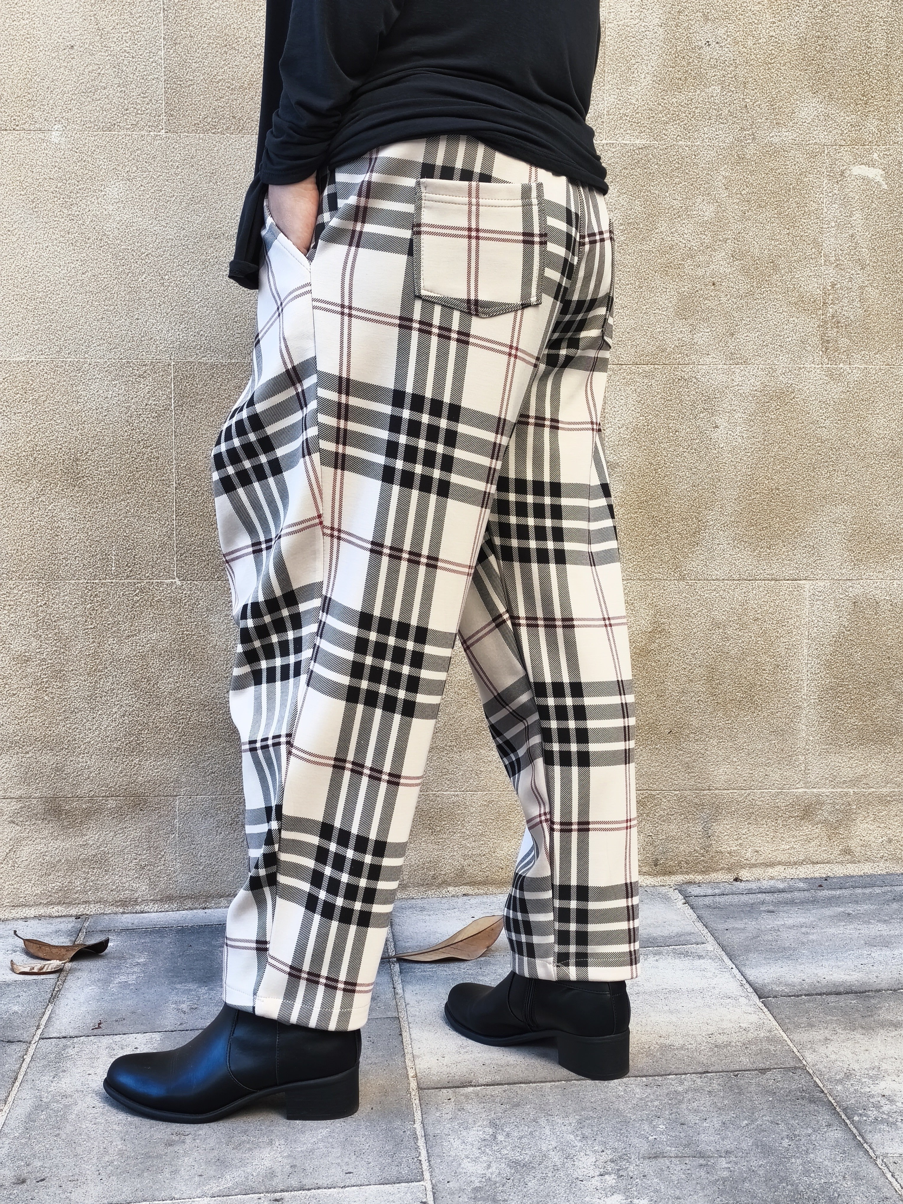 Pantalón escocés beige