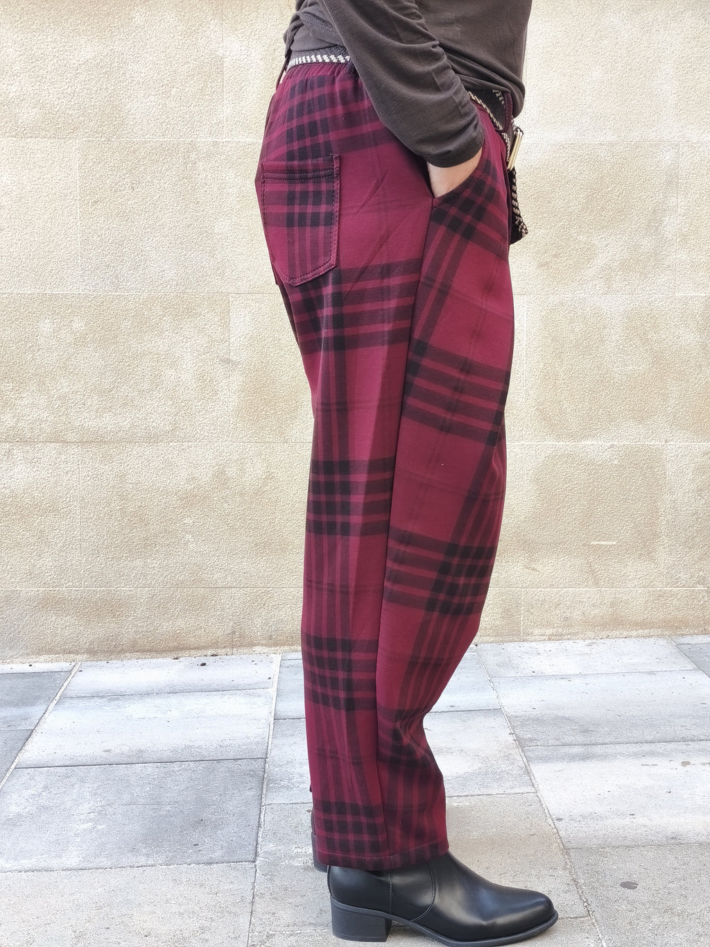 Pantalón escocés burdeos