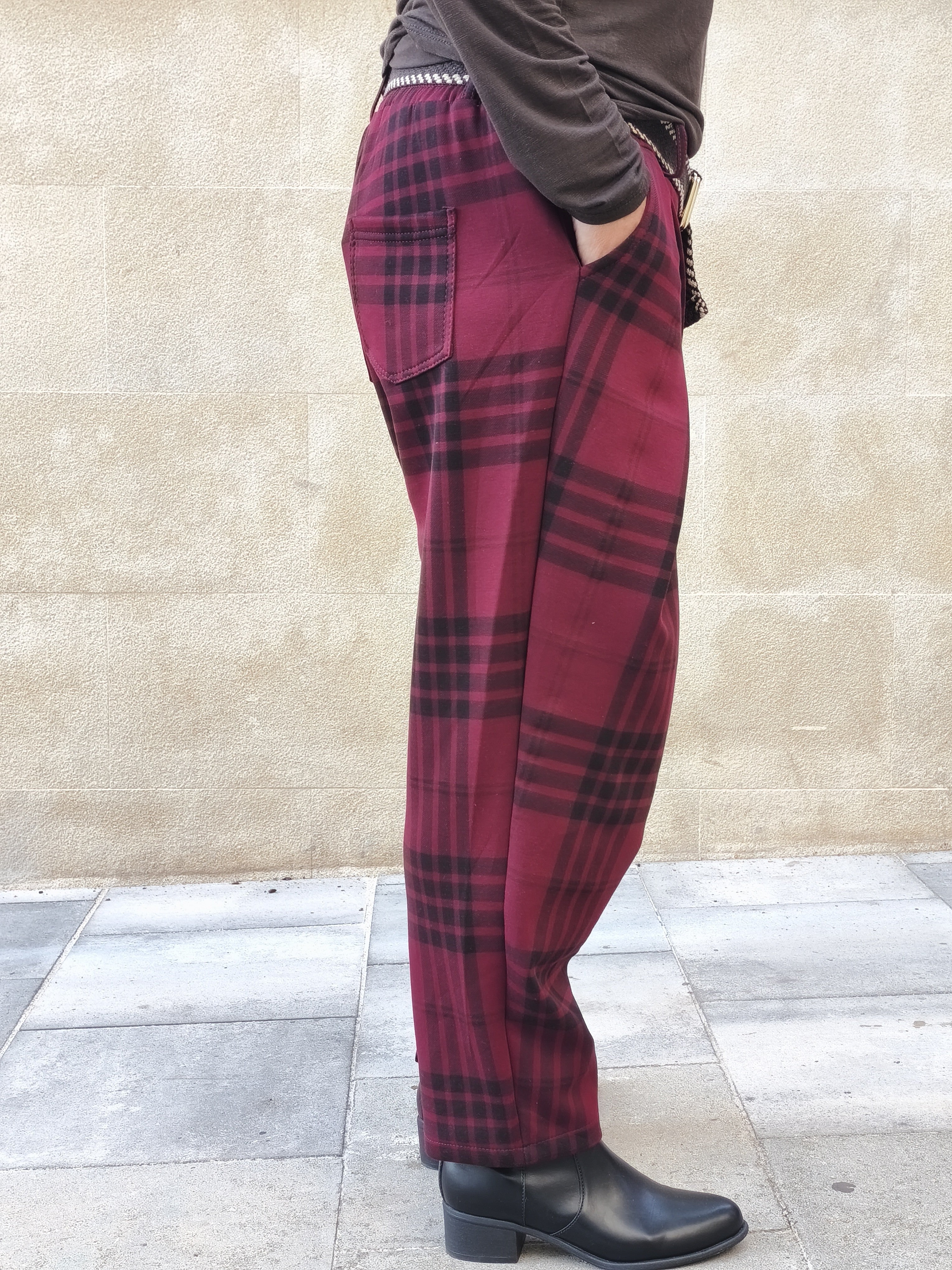 Pantalón escocés burdeos