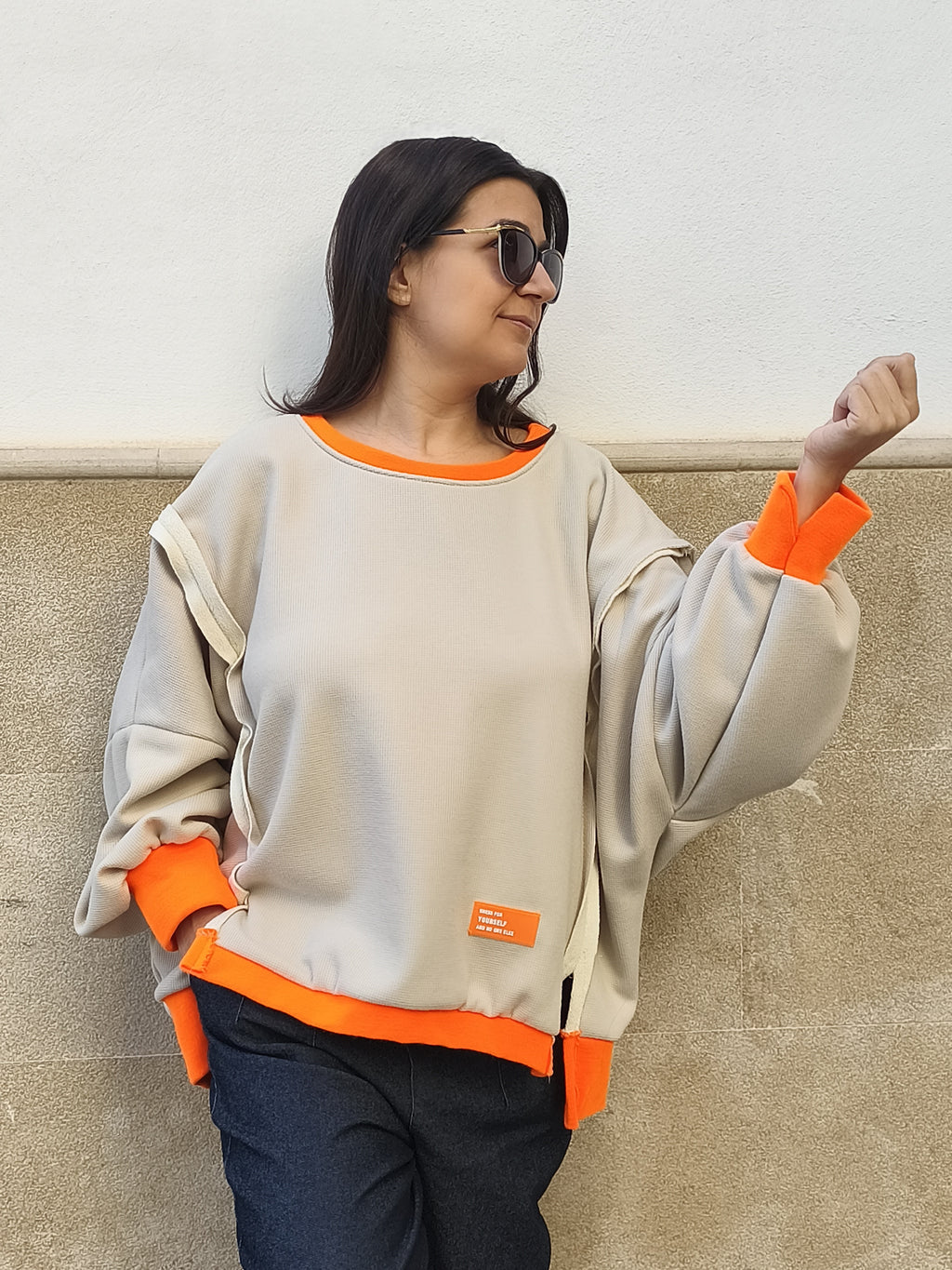 Sudadera estilo oversize beige