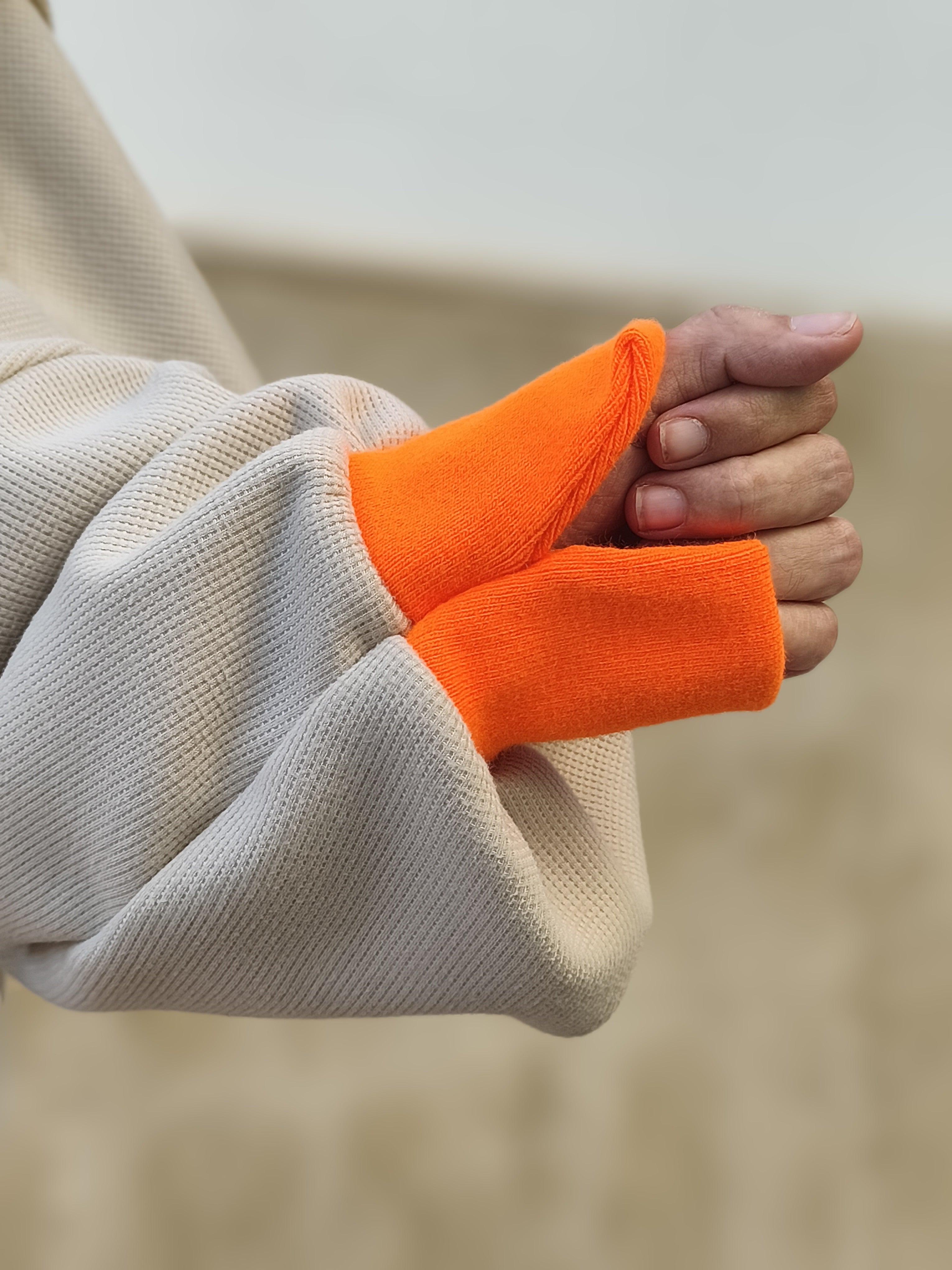 Sudadera estilo oversize beige